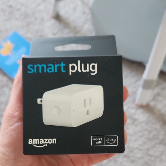 Amazon Smart Plug - Picture 1 of 2